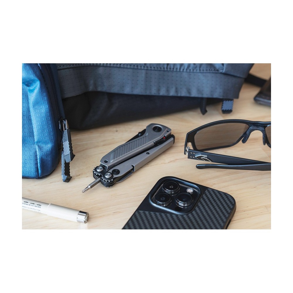 SOG Flash MT Multi Tool