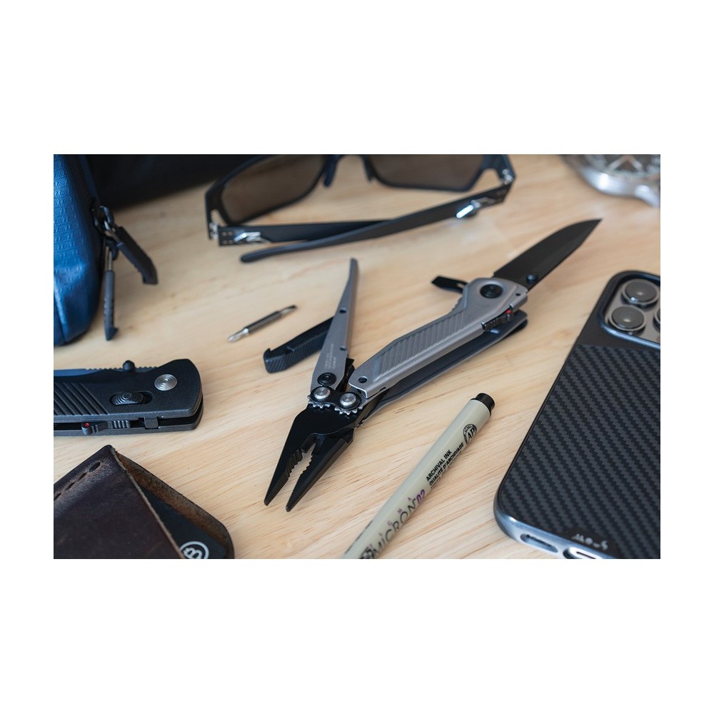 SOG Flash MT Multi Tool